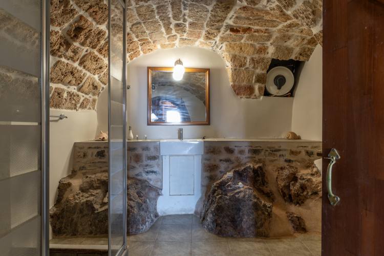 Goulas I - Studio with view and yard